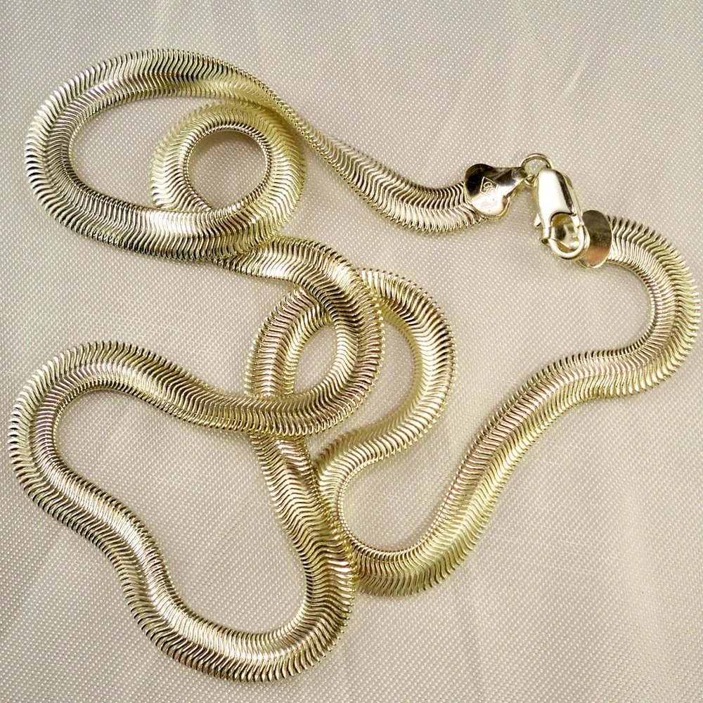 NEW Flat Wave Chain Silver P Designer Necklace
